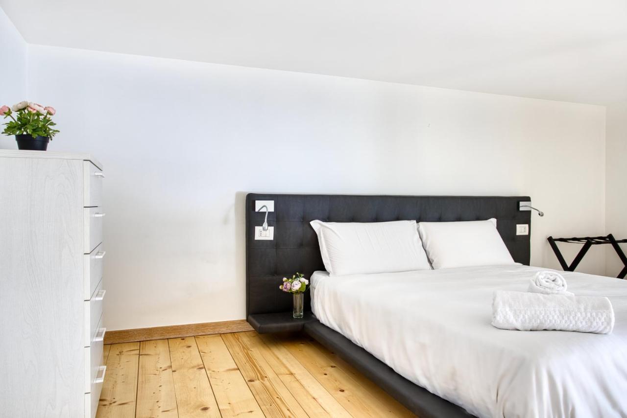 ミラノJoivy Charismatic 1-Bed Flat With Parkingアパートメント エクステリア 写真