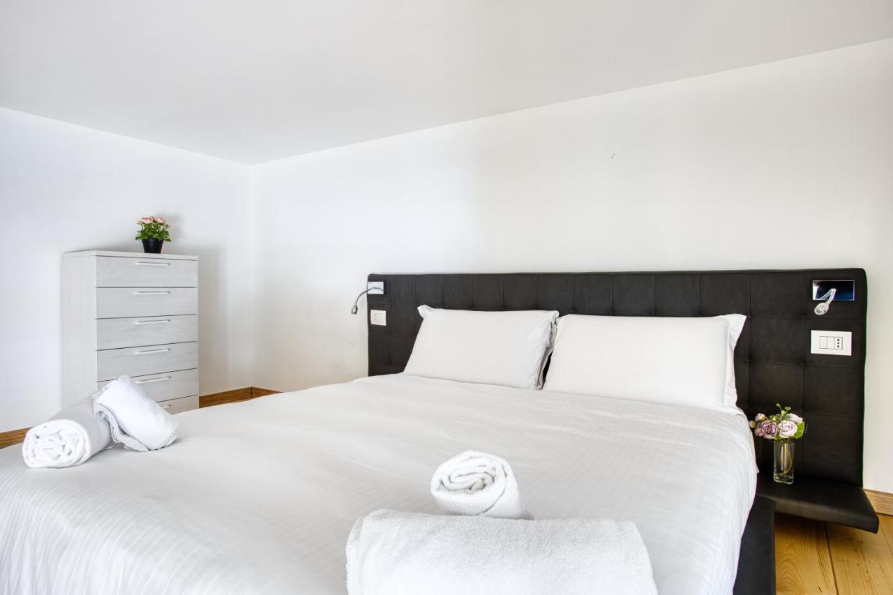 ミラノJoivy Charismatic 1-Bed Flat With Parkingアパートメント エクステリア 写真