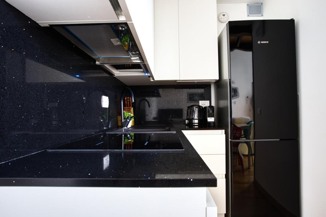 ミラノJoivy Charismatic 1-Bed Flat With Parkingアパートメント エクステリア 写真