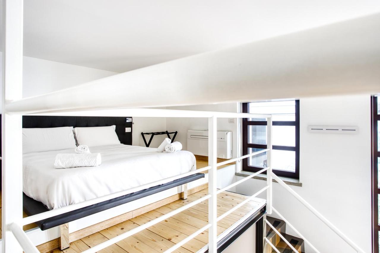 ミラノJoivy Charismatic 1-Bed Flat With Parkingアパートメント エクステリア 写真