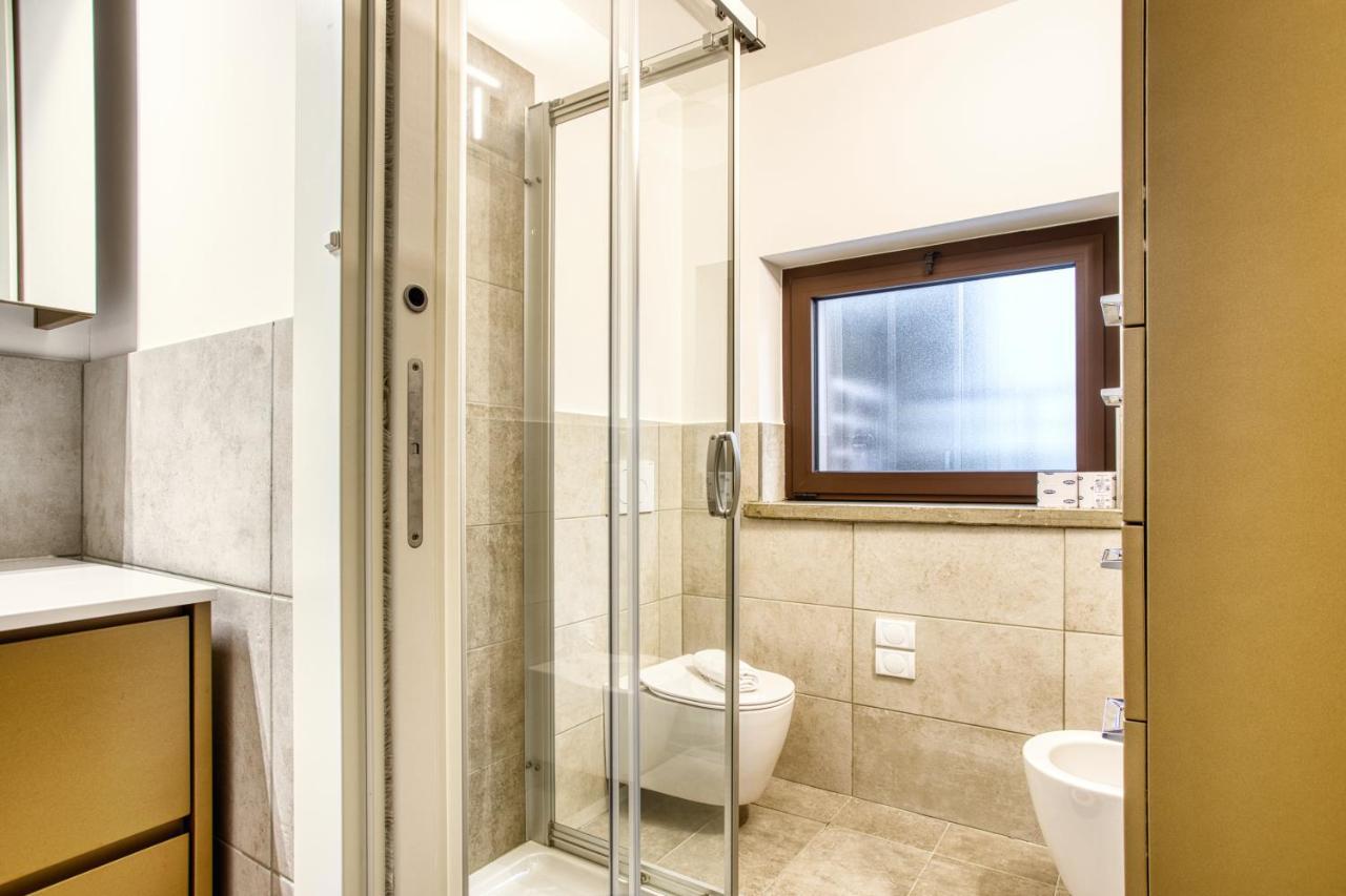 ミラノJoivy Charismatic 1-Bed Flat With Parkingアパートメント エクステリア 写真