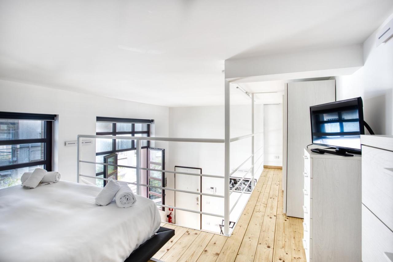 ミラノJoivy Charismatic 1-Bed Flat With Parkingアパートメント エクステリア 写真